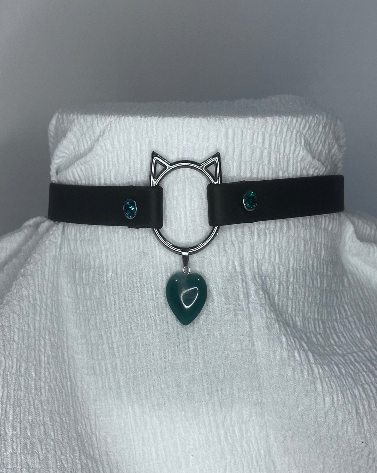 Choker necklace